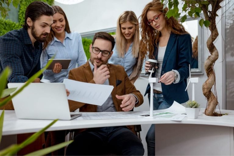 Under 8 Seconds: The Science Behind Instant Lead Conversion in Chat
